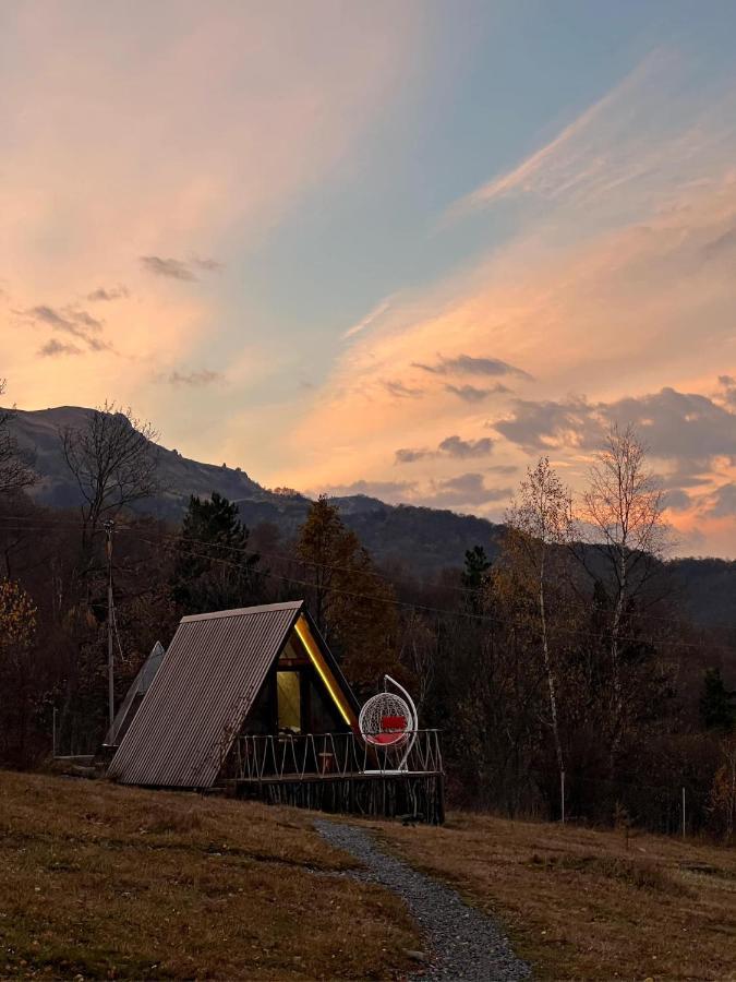 Vila Glamping Wolf Mount Margahovit Exteriér fotografie