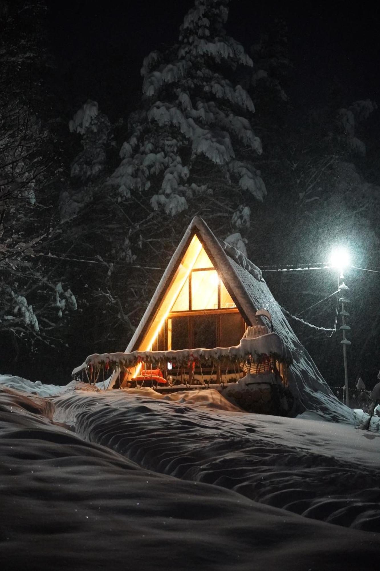 Vila Glamping Wolf Mount Margahovit Exteriér fotografie